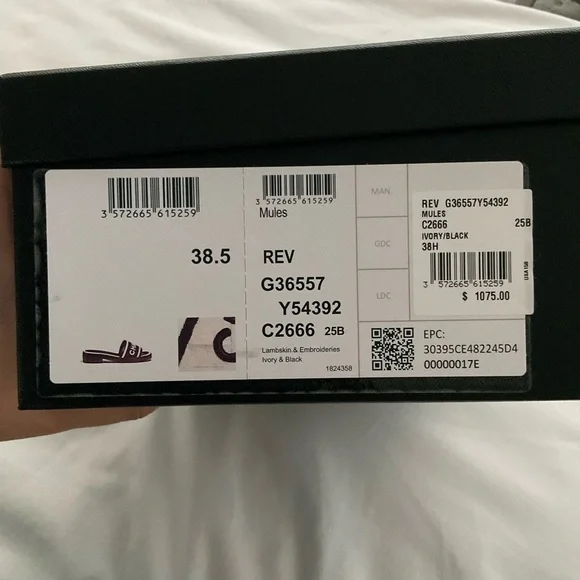 Chanel rev ivory/black mules sandals  38.5 - Picture 10 of 10